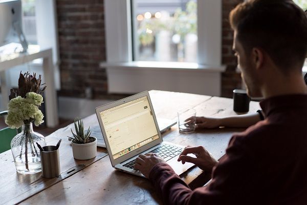 Deducción de gastos trabajar en casa