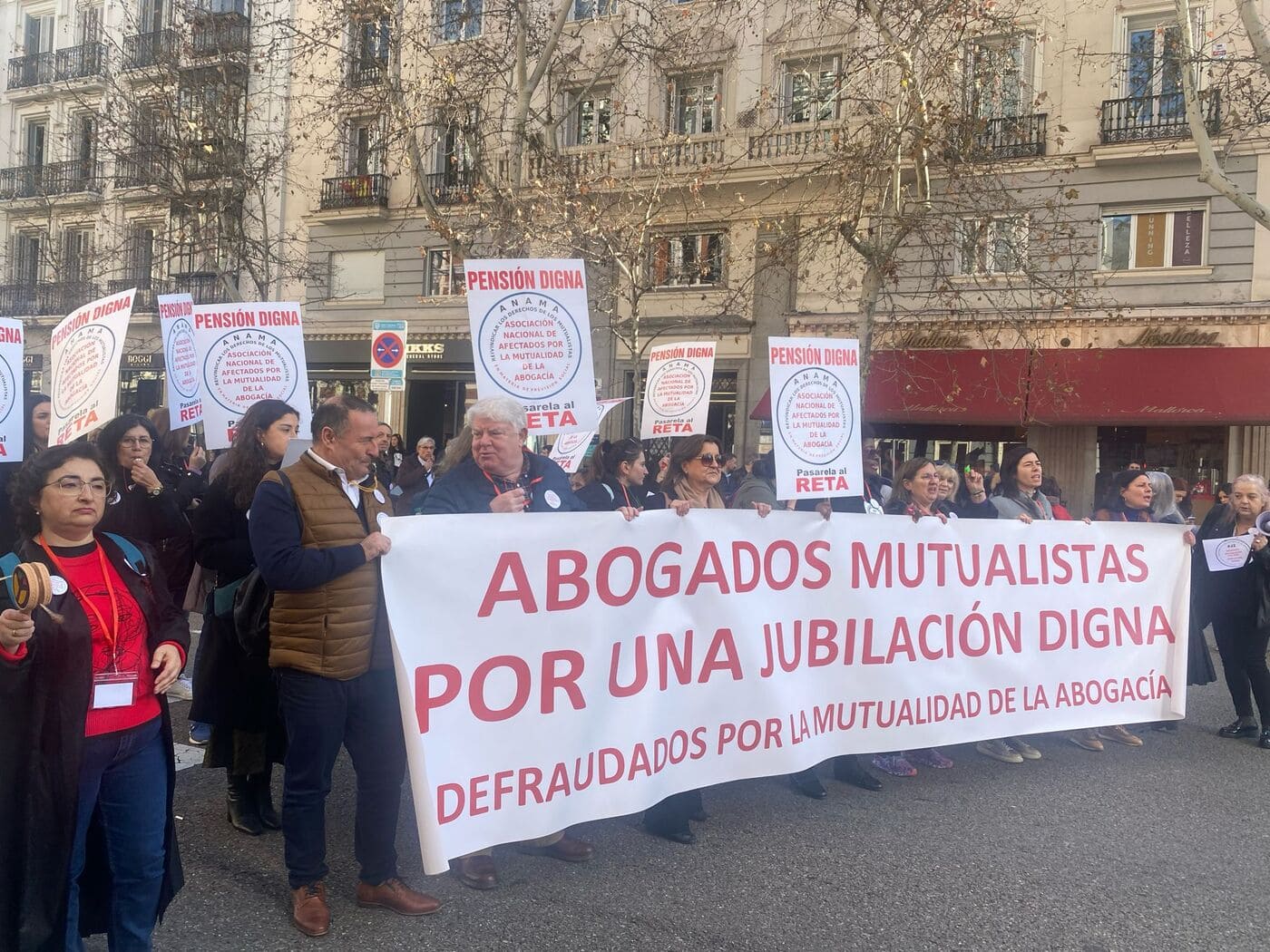 Tendencias y Desafíos en las Pensiones de Abogados Españoles: Un Análisis Profundo de la Mutualidad de la Abogacía tras 30 Años de Ejercicio